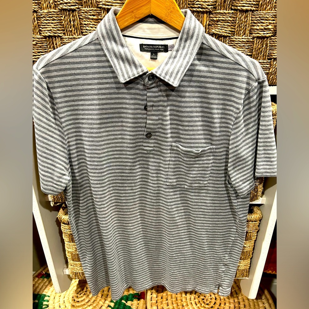 Banana Republic men’s grey polo shirt, size large